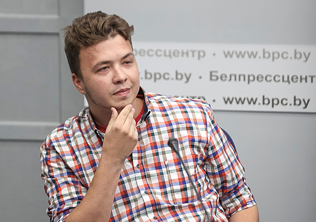 Běloruský soud poslal opozičního novináře Prataseviče na osm let do vězení