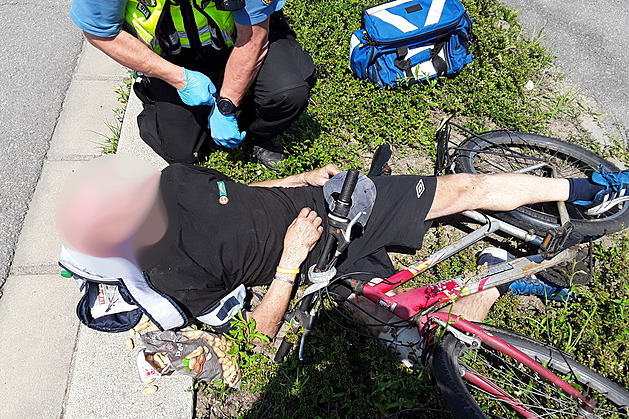 Záchranái V Pardubicích oetovali cyklistu, u kterého bylo podezení, e ho...