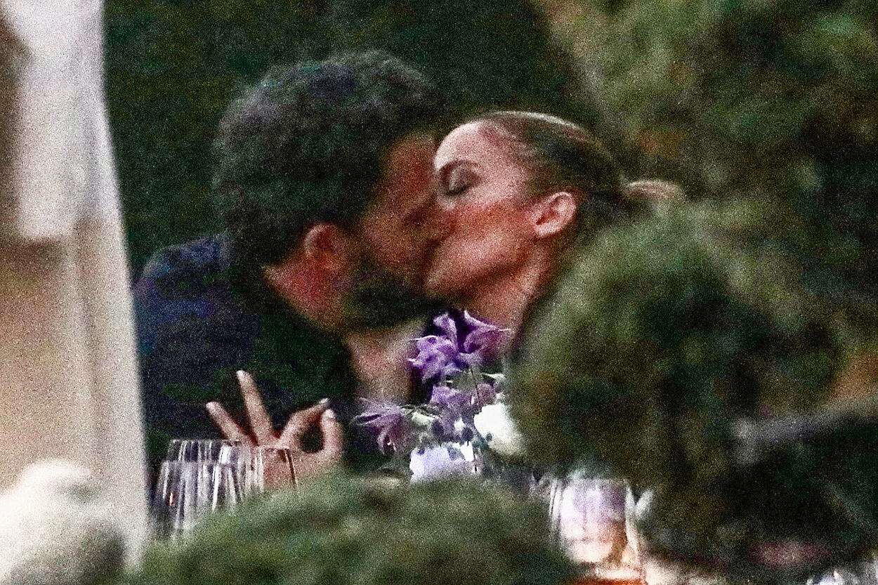 Jennifer Lopez a Ben Affleck: polibky na veřejnosti - iDNES.cz