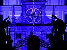 U píleitosti konání summitu NATO se I. nádvoí Praského hradu zahalilo do...