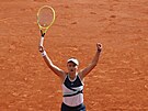 Barbora Krejíková oslavuje své ivotní vítzství ve finále dvouhry na Roland...