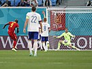 Belgian Romelu Lukaku (vlevo) stílí úvodní gól v utkání s Ruskem.
