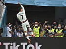 Cristiano Ronaldo skáe do vzduchu po promnné penalt.