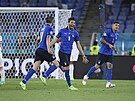 Italský záloník Manuel Locatelli (. 5) se raduje ze svého druhého gólu v...