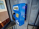 V obci Hlubyn odstranila najatá firma poslední telefonní automat. (17. ervna...