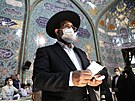 V Íránu volí nového prezidenta. Na snímku je duchovní vdce místních id Júnes...