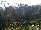 Peru je sví a zelené. Cuzco, odkud se na Machu Picchu startuje, leí v...