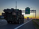 esko opustil konvoj americké armády, který se vrací z cviení NATO v Maarsku....