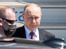 Ruský prezident Vladimir Putin ve stedu po poledni piletl do enevy, kde se...