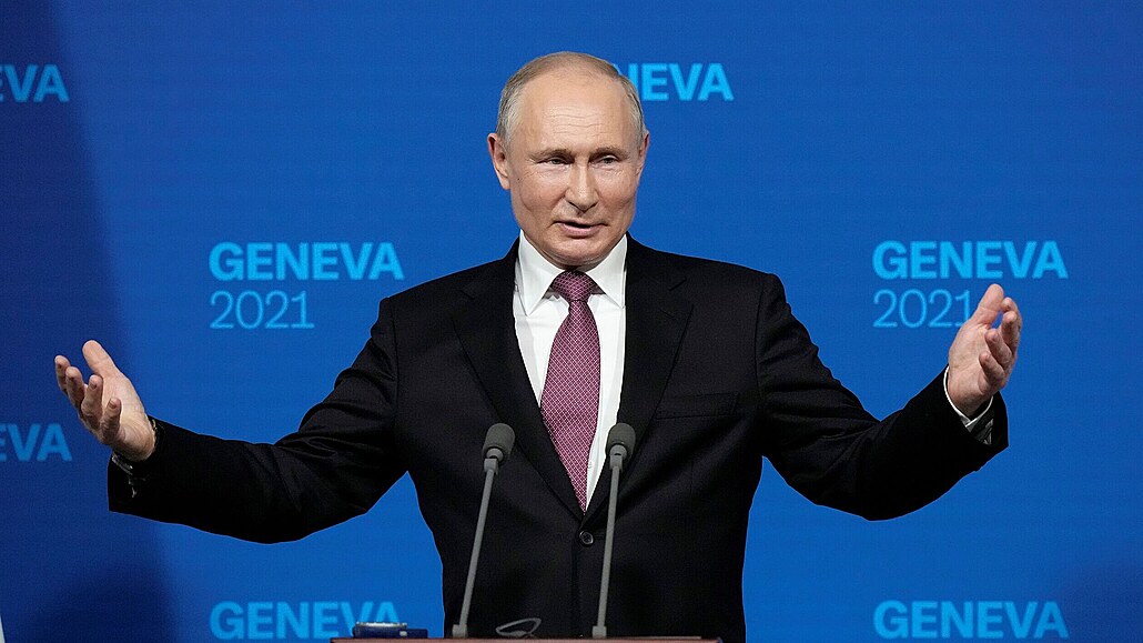 Ruský prezident Vladimir Putin vystoupil na tiskové konferenci po setkání se...