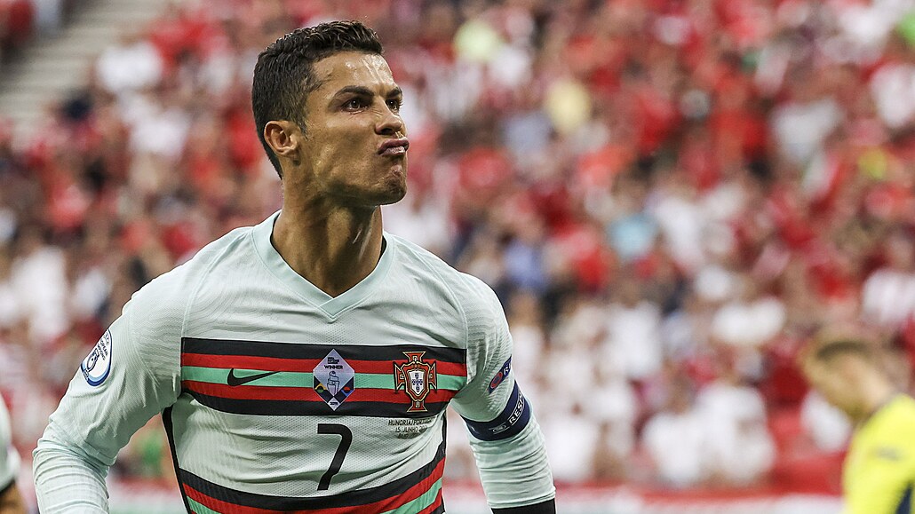 Maďarsko - Portugalsko 0:3, góly až v závěru, Ronaldo dal dva a psal historii