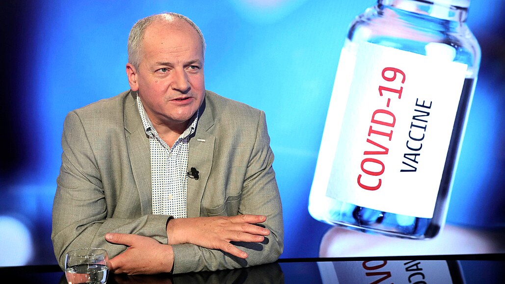 T�etí dávka vakcíny? Ne d�íve ne� po novém roce, �íká Prymula v Rozst�elu. (14....