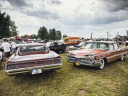 Pontiacu GTO (1967) dělá společnost sedan Dodge Coronet (1959). Díky své...