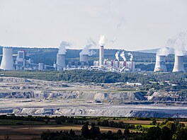 Turów: kdy� je soused sousedu vlkem.