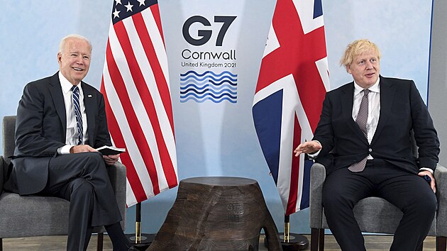 Setkn americkho prezidenta Joe Bidena (vlevo) a britskho premira Borise Johnsona v Cornwallu (10. ervna 2021)