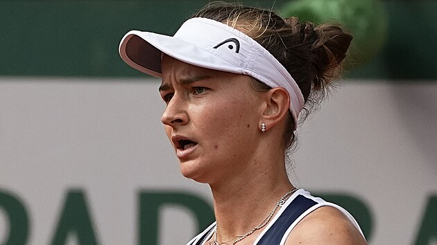 Barbora Krejkov bhem finle ensk dvouhry na Roland Garros