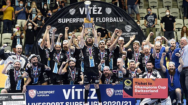 Finle play-off florbalov superligy mu: Mlad Boleslav - Vtkovice. Hri...