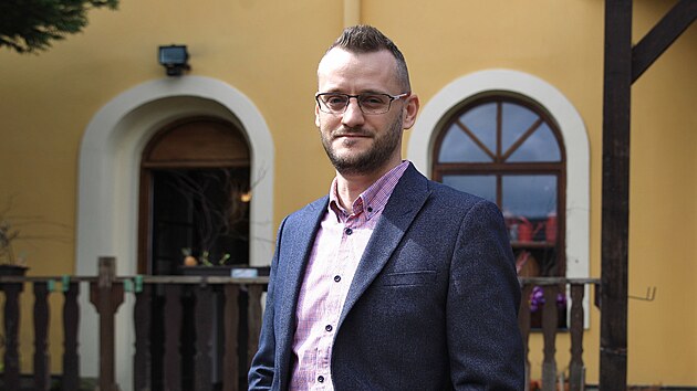 Pe o nevyliteln nemocnho pacienta v domcm prosted je nron jak psychicky, tak fyzicky. S pomoc mobilnho hospice ji ale zvldne kad, kdo se o svho blzkho postarat chce, k editel a zakladatel mobilnho hospice Strom ivota Martin imk.