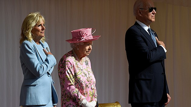 Britsk krlovna Albta II. v rmci summitu G7 pivtala americkho prezidenta Joe Bidena a jeho manelku Jill na zmku Windsor. (13. ervna 2021)