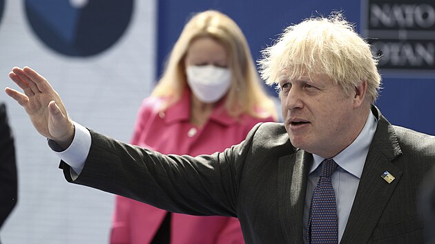Britsk premir Boris Johnson pijd na summit elnch pedstavitel zem NATO v Bruselu. (14. ervna 2021)