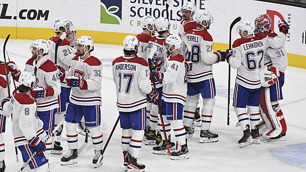 Hokejist Montrealu se raduj z vhry na led Vegas.