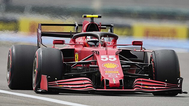 Carlos Sainz z Ferrari v kvalifikaci Velk ceny Francie F1.