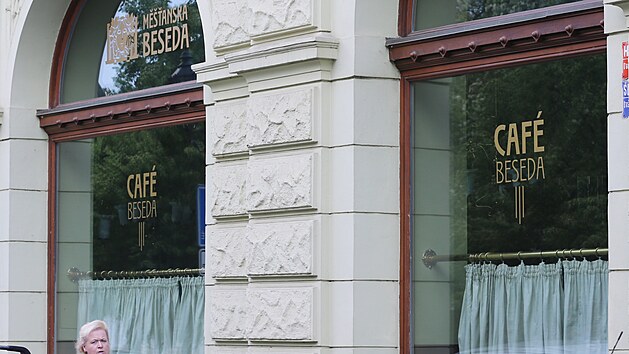 Kavárna beseda v Plzni je po velké rekonstrukci v roce 2019 opět uzavřena. (7. 6. 2021)