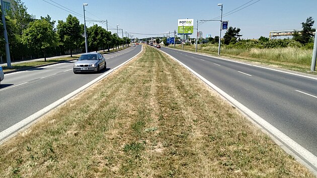 Od pondělí se zavírá jedna z hlavních dopravních tepen v Plzni, Folmavská ulice. Dostane nový povrch. (18. 6. 2021)