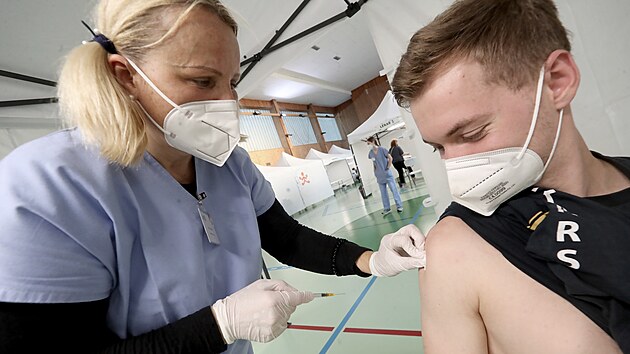 Očkovací maraton se koná od pátečního rána do sobotního podvečera ve středních Čechách. (11. června 2021, Dobřichovice)