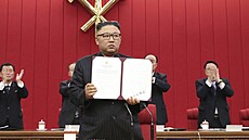 Severokorejský vůdce Kim Čong-un na stranickém zasedání. (17. června 2021) | na serveru Lidovky.cz | aktuální zprávy