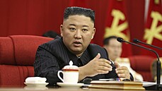 Severokorejský vůdce Kim Čong-un na stranickém zasedání. (17. června 2021) | na serveru Lidovky.cz | aktuální zprávy