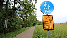 Cyklostezka, která je sou�ástí dálkové evropské cyklotrasy EuroVelo, po 25...