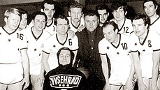 V �edesátých letech hrál Václav Klaus basketbal za Slavoj Vy�ehrad. Na snímku...