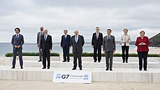 Lídi zemí skupiny G7 pózují pro spolené focení. Zleva kanadský premiér Justin...