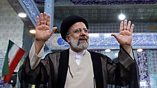 V Íránu volí nového prezidenta. Na snímku je kandidát Ebráhím Raísí. (18....