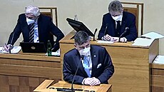 Předseda ústavně-právního výboru Senátu Tomáš Goláň při vystoupení při jednání...