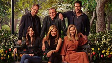 Herci ze slavného seriálu P�átelé se op�t po letech se�li.