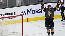 Max Pacioretty oslavuje trefu Vegas proti Coloradu.