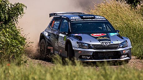 Dominik Stíteský s Jiím Hovorkou na Rallye Hustopee.