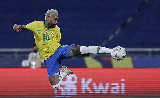 Brazilský kouzelník Neymar v utkání proti Kolumbii.