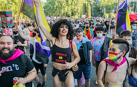 Demonstrace na podporu transgender zákona ve Španělsku. (28. června 2021)