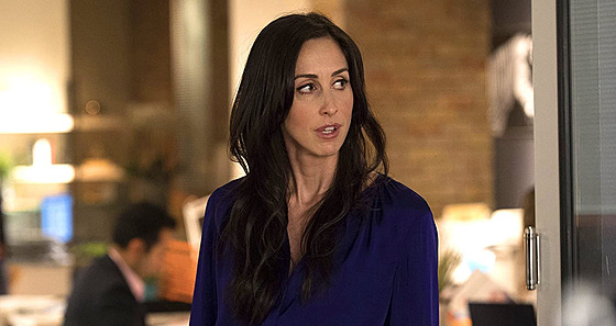 Catherine Reitman v páté sérii seriálu Zpátky do práce (2021)