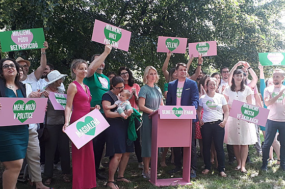 Zelení při startu své volební kampaně s růžovým nádechem.