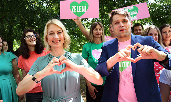 Magdalena Davis a Michal Berg, kteí vedou Zelené, pi startu volební kampan...