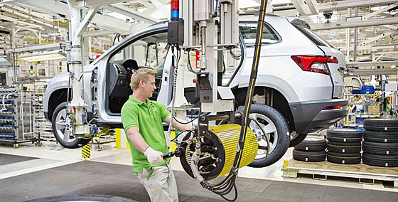 Výroba vozů Škoda Kodiaq v závodě v Kvasinách. (24. června 2021)