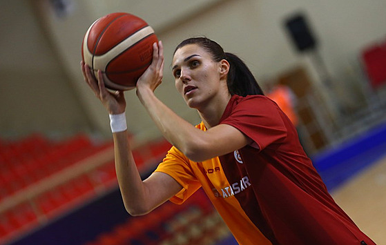 Dragana Stankoviová jako hráka Galatasaraye