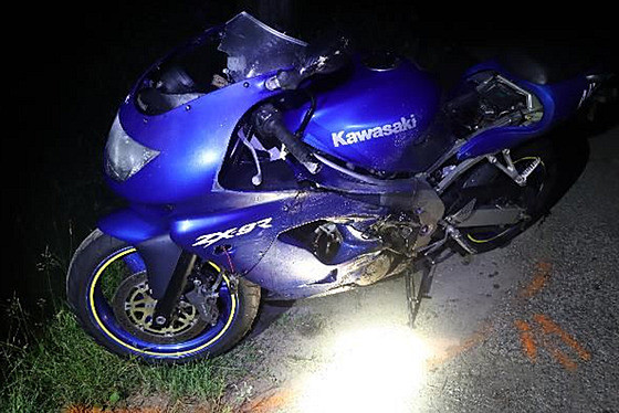 Motocyklista havaroval ve Zblově po srážce se srnou, zemřela jeho spolujezdkyně...