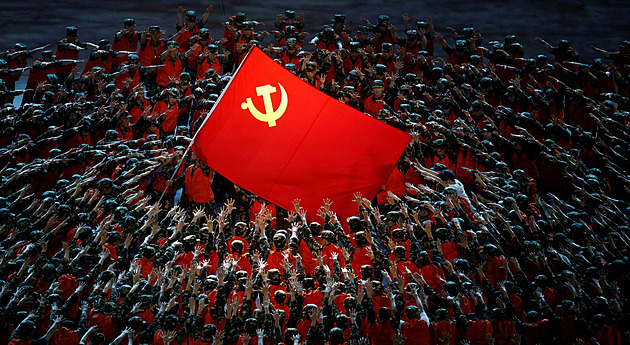 Čínských komunistů bude brzy 100 milionů. Jedna strana je však stále početnější