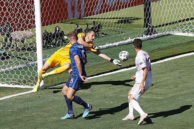 Slovensko - Španělsko 0:5, vlastní gól, debakl a konec nadějí na postup