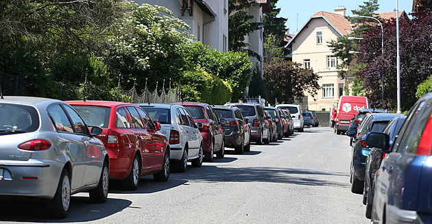 Z ulic brnnské Masarykovy tvrti se stává parkovit park and ride. idii tu...